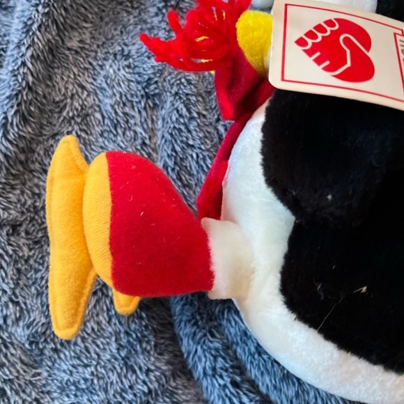 Penguin plush on skates - Picture 6 of 9